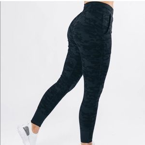 Alphalete joggers in black camo